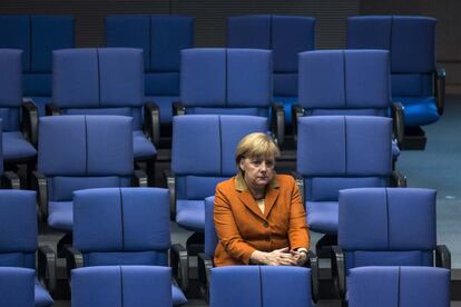 La canciller alemana Angela Merkel asiste al un debate en el Bundestag en Berlín, el 18 octubre de 2012.