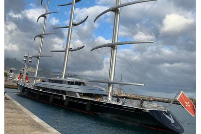 El 'Halcón Maltés', en el puerto de Santa Cruz de Tenerife.