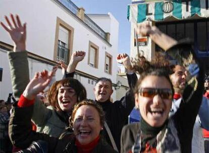 Alegría de los vecinos de Santiponce (Sevilla)