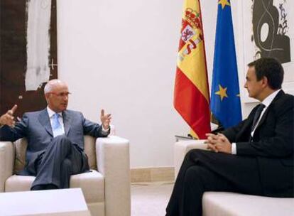 Duran y Zapatero, durante su entrevista esta mañana en La Moncloa