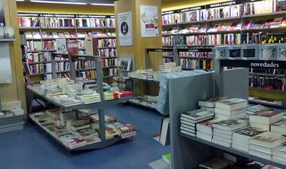 Interior de la librería Lé.