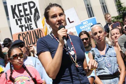 Shailene Woodley, durante una protesta contra el oleoducto Dakota Access en Washington el pasado mes de agosto.