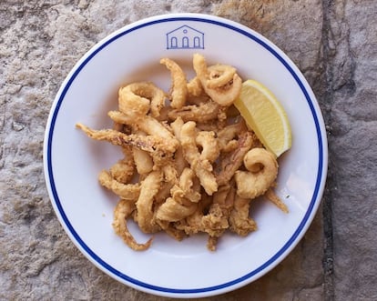 Plato de rabas de La Caseta de las Bombas (Santander), en una imagen de Instagram del establecimiento.