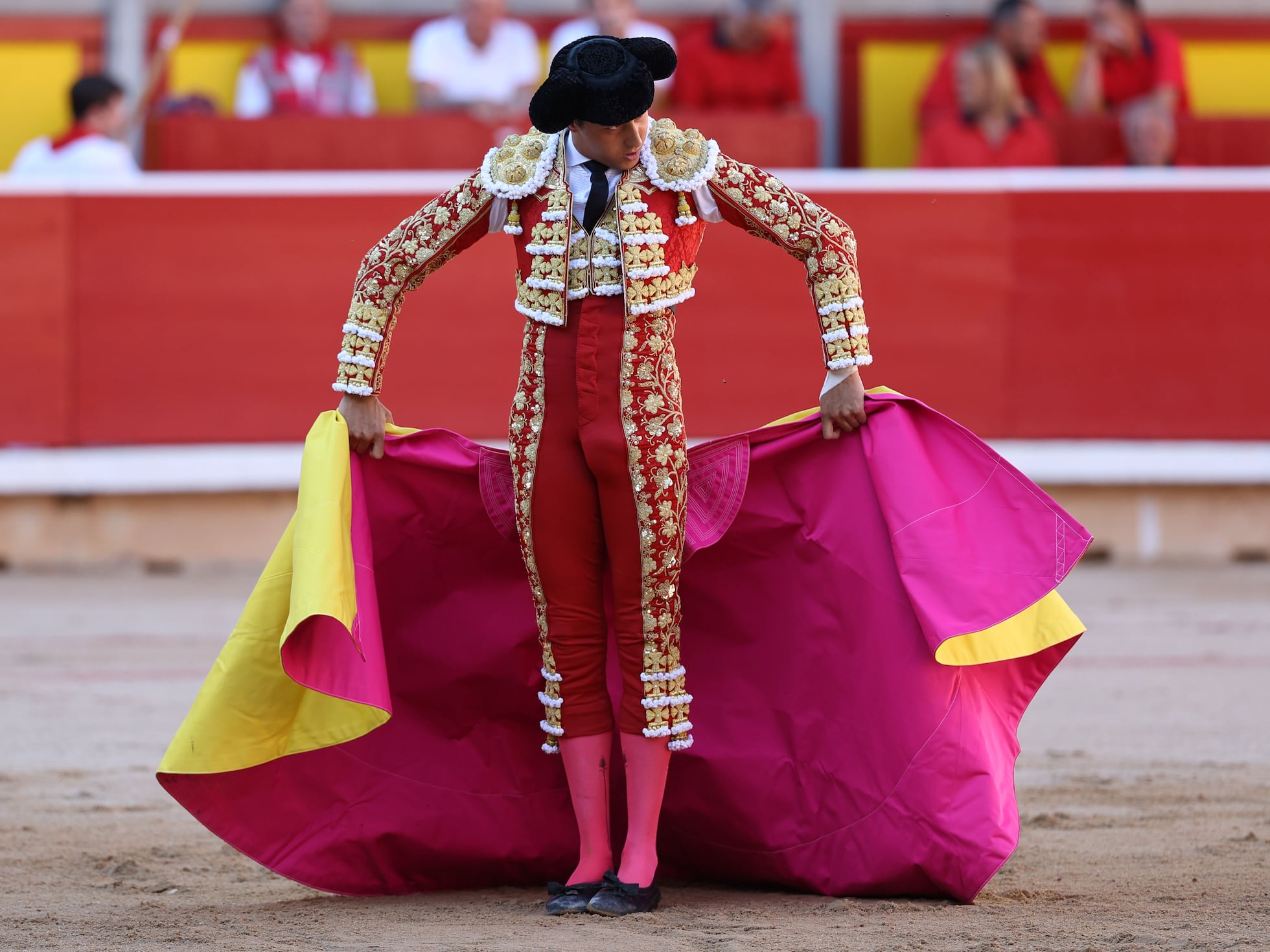 El registro de Cultura o la diferencia entre sentirse torero, serlo y vestirse de luces (y ninguna mujer en el escalafón de matadores en 2024) | El toro, por los cuernos |
