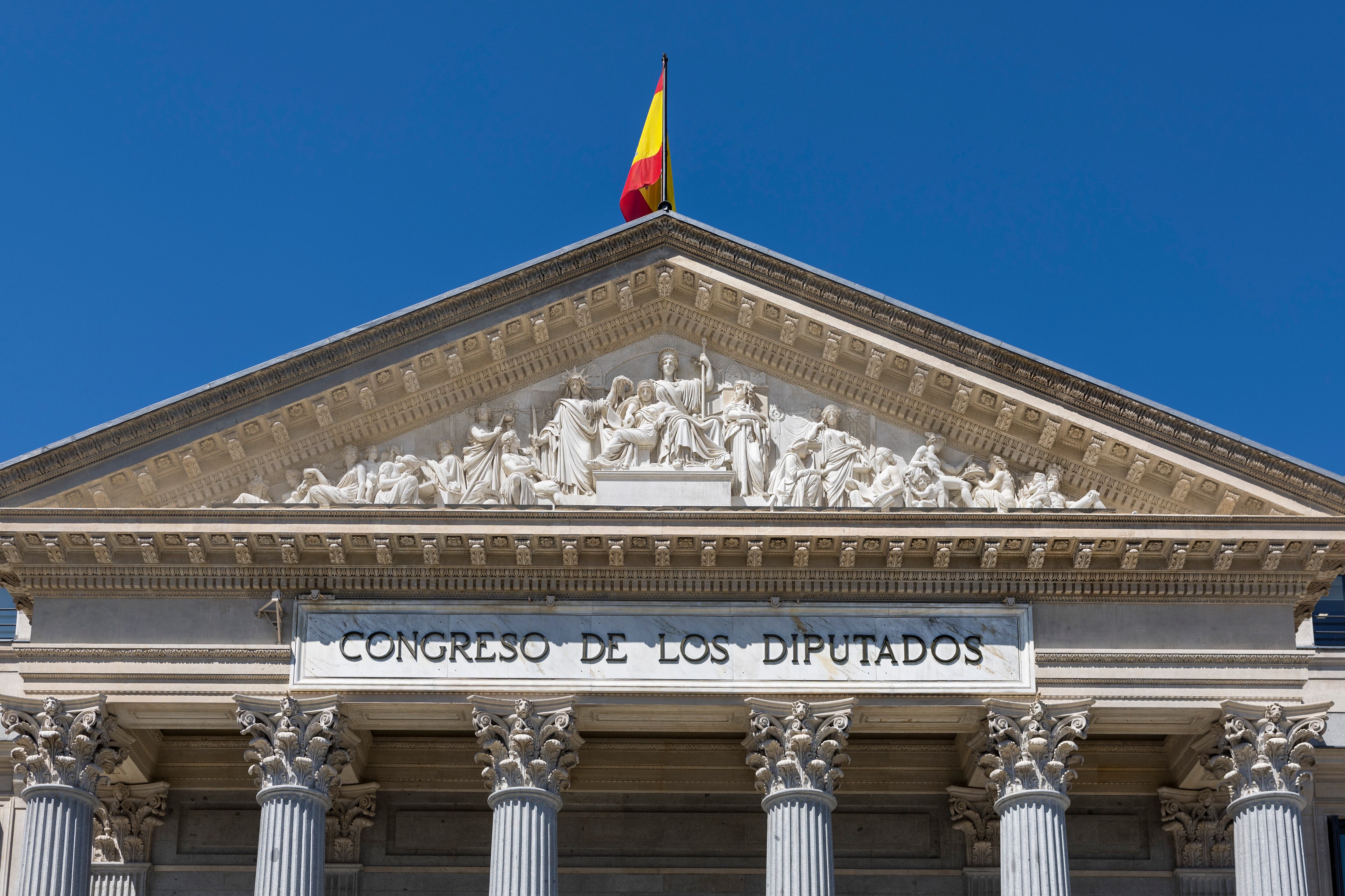Última hora de la actualidad política, en directo | Sánchez celebra la Constitución “con el corazón en Valencia” y el PP destaca que es “la base” de la democracia