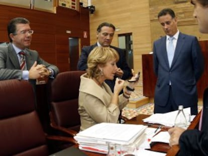 La corrupción ha convertido al PP de Madrid en una formación apestada. Aguirre actuó con lentitud ante escándalos que se gestaron en la etapa previa a su mandato, como Gürtel, o que se organizaron bajo su Gobierno, como Púnica