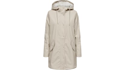 Vista del chubasquero con descuento en Amazon.