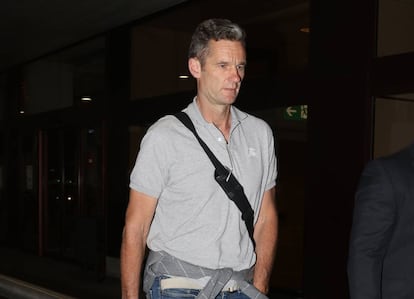 Iñaki Urdangarín arriving at Madrid airport on Sunday.