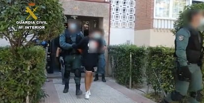 La Guardia Civil detiene a uno de los miembros de los DDP del Corredor del Henares, en julio de 2021.