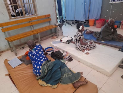 Supervivientes del ataque recibían este sábado asistencia en un centro médico de Dedebit, en la región de Tigray, al norte de Etiopía.