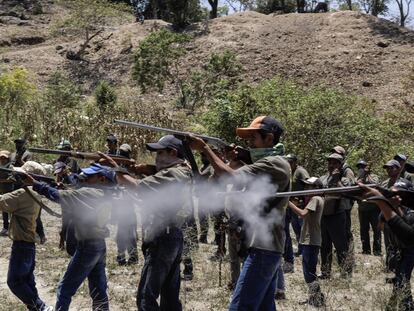 Los niños armados de Guerrero, en imágenes