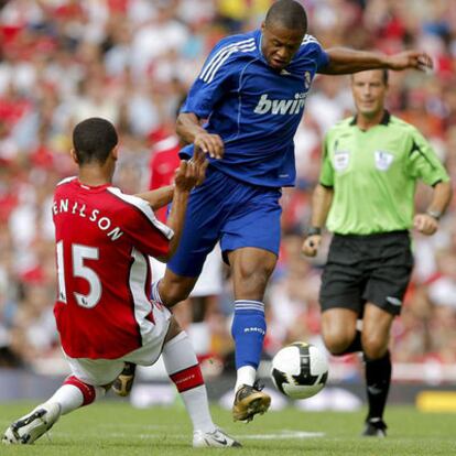 Baptista salta durante el partido disputado por el Real Madrid frente al Arsenal en Londres el pasado 3 de agosto.