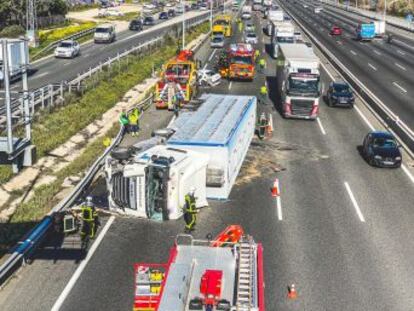 La autovía registra retenciones de hasta tres kilómetros por un accidente múltiple entre seis vehículos