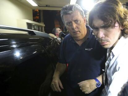 Ray Whelan (i.), durante su primera detención el día 7.