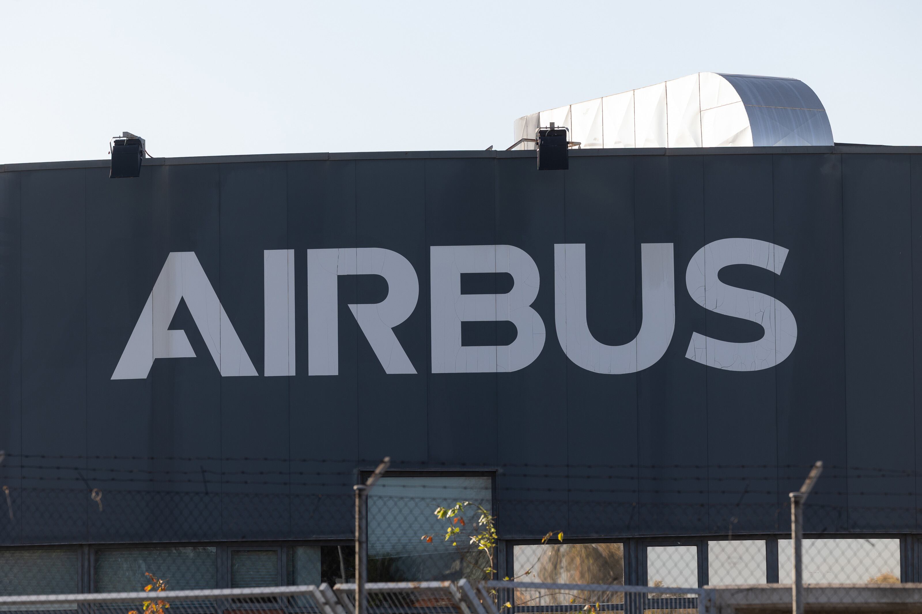 Airbus pide una pausa en la mediación para analizar el conflicto e invita a todos los sindicatos a negociar