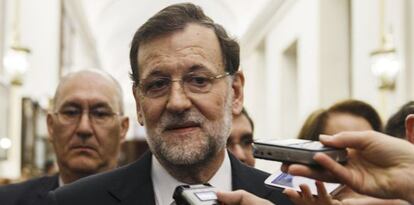 El presidente del Gobierno, Mariano Rajoy, en los pasillos del Congreso.