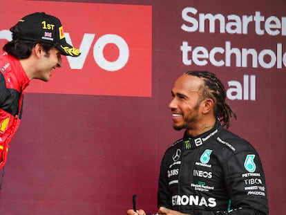  SAINZ Carlos spa, Scuderia Ferrari F1-75, HAMILTON Lewis gbr, Mercedes AMG F1 Team W13, portrait podium during the Formula 1 Lenovo British Grand Prix 2022, 10th round of the 2022 FIA Formula One World Championship, WM, Weltmeisterschaft on the Silverstone Circuit, from July 1 to 3, 2022 in Silverstone, United Kingdom - F1 - BRITISH GRAND PRIX 2022 - RACE DPPI/Panoramic PUBLICATIONxNOTxINxFRAxITAxBEL 20220703_GOOD1459