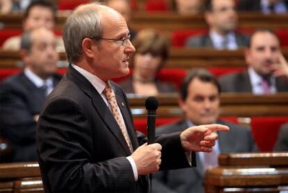 José Montilla, en el pleno del Parlamento de Cataluña.