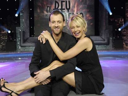Edu Soto y Esther Arroyo, presentadores de <i>El rey de la comedia.</i>