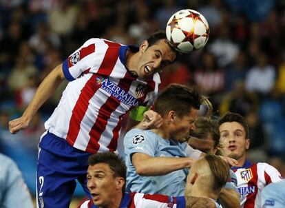 God&iacute;n cabecea en un partido de Champions del pasado mes de octubre. 