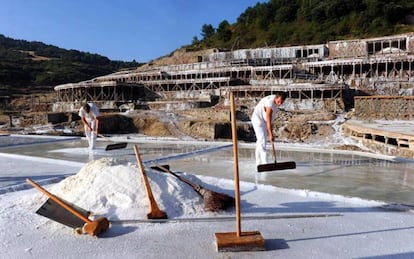 Trabajos en las salinas.