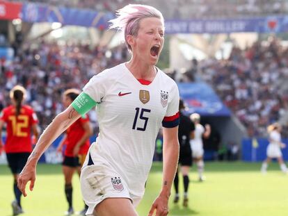 La estadounidense Rapinoe celebra el 2-1 contra España en octavos del Mundial.