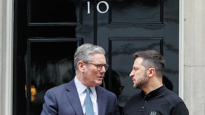 El primer ministro británico, Keir Starmer, recibe al presidente ucraniano, Volodímir Zelenski, este jueves en el número 10 de Downing Street en Londres. 