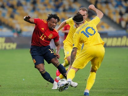 Adama Traore regatea a Shaparenko