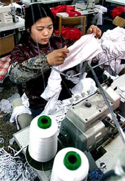 Taller textil de Mataró que emplea a trabajadoras de origen chino.