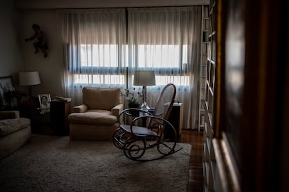 La mecedora que usaba Miguel Delibes en el saló de su casa. La muerte del escritor hace 12 años abrió una nueva etapa con su legado cultural.
