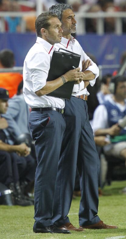 Luis Tevenet, segundo entrenador, y Antonio Álvarez.