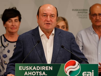 El presidente del PNV, Andoni Ortuzar, el 23 de julio valorando los resultados de las elecciones generales.