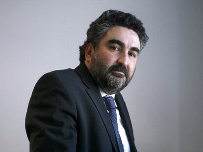 José Manuel Rodríguez Uribes, en su despacho.