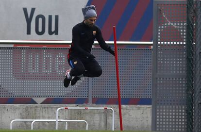 Mascherano se entrena en la ciudad deportiva de Sant Joan Despí.