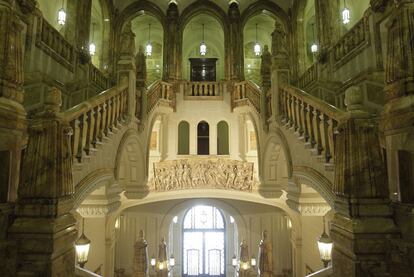 Escalinata del Cuartel General de la Armada, que este sábado puede ser visitada por el público.