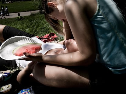 La fotografía de la serie 'Femme Love', con Mox y Jenny en un parque de Brooklyn. Nueva York, 2009.