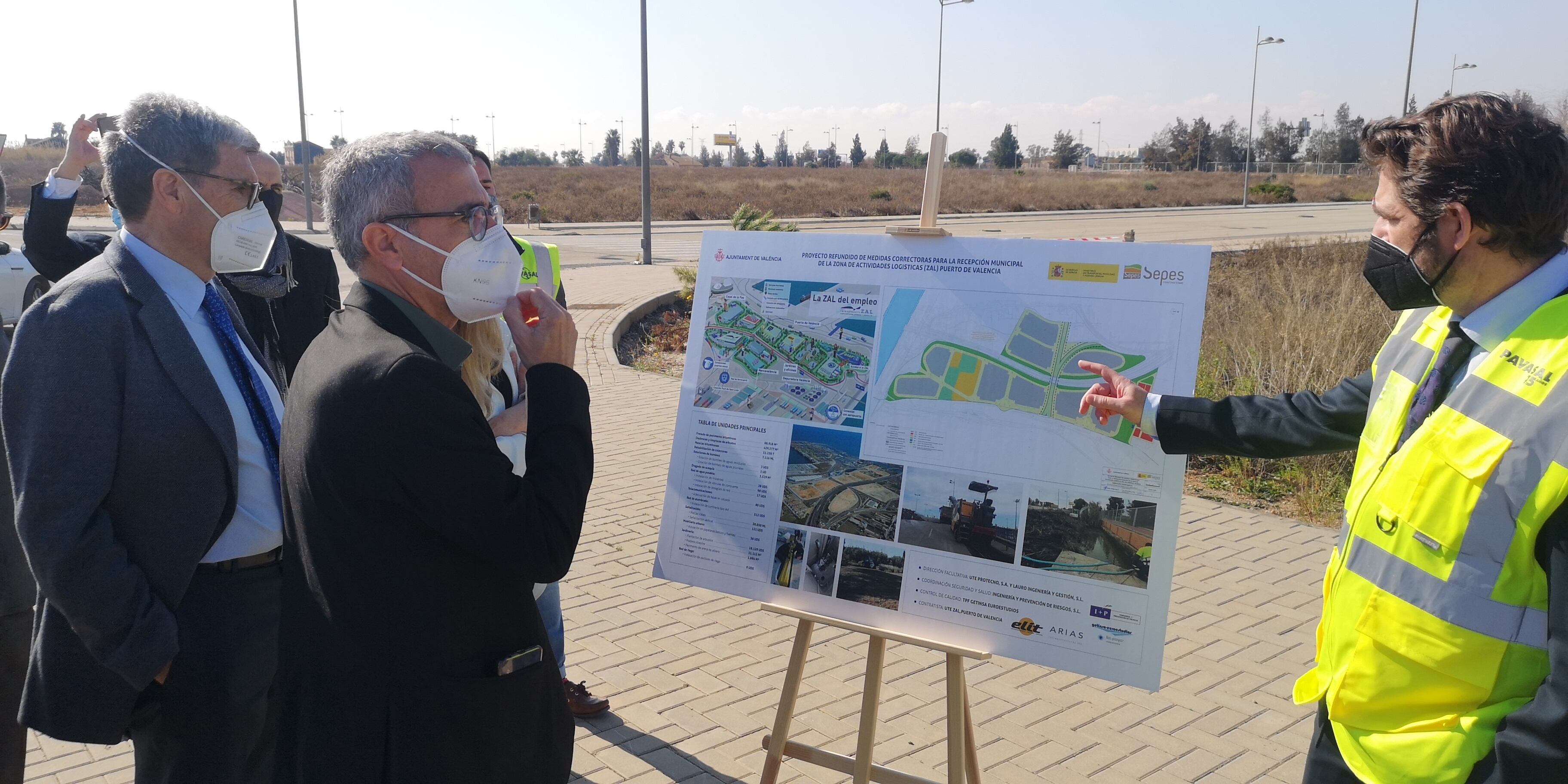 Presentación de las obras de acondicionamiento de la ZAL del Puerto de Valencia el pasado mes de enero. A la izquierda, el presidente del Puerto, Aurelio Martínez. 