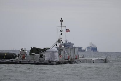 Marines estadounidenses participan en unas maniobras conjuntas con soldados surcoreanos ante un posible ataque norcoreano en Pohang a unos 360 km de Seúl (Corea del Sur).