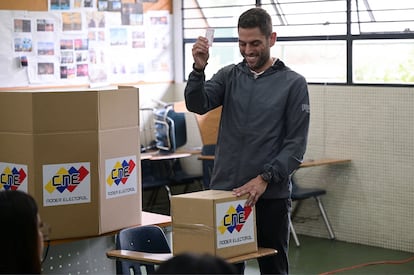  Los candidatos opositores, quienes aspiran a un escaño en la Asamblea Nacional o en alguna gobernatura estatal, defendieron su decisión de participar en los comicios regionales y legislativos de este domingo.