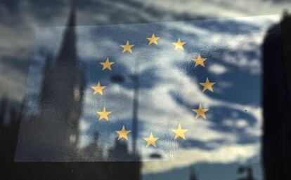 Reflejo de la bandera de la Unión Europea.