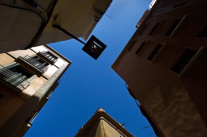 La calle del Arc del Teatre fue testigo de los singulares métodos del odiado agente del desorden.