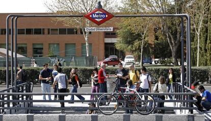 Estación del metro en Ciudad Universitaria de la Complutense.