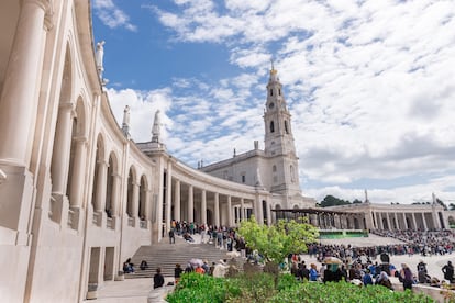 El santuario de Fátima, conocido también como la basílica de Nuestra Señora del Rosario de Fátima, en la ciudad homónima (Portugal).
