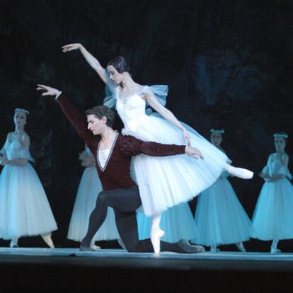 Una escena del segundo acto de <i>Giselle</i> interpretada por el Ballet Clásico de Moscú.