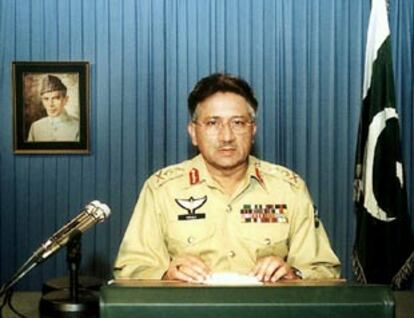El general Musharraf, durante su discurso televisado a la nación.