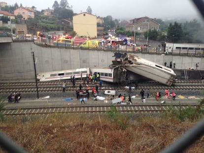 Los medios de emergencia en lugar del accidente 