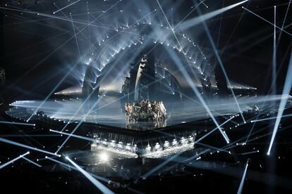 Diodato performs at the first semi-final of the 2022 Eurovision Song Contest in Turin, Italy, May 10, 2022. REUTERS/Yara Nardi