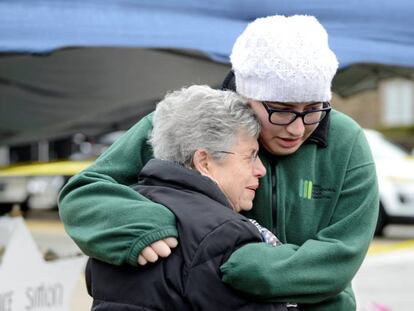 Pessoas fazem vigília depois do atentado em uma sinagoga em Pittsburgh, no dia 3 de novembro.