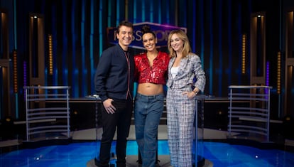 Javier Veiga, Cristina Pedroche y Marta Hazas en una foto promocional de 'Password'.