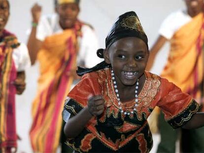 Un coro de niños africanos en Atocha